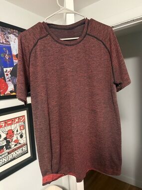 lululemon athletica Men's Heathered Maroon Short-Sleeve Crew